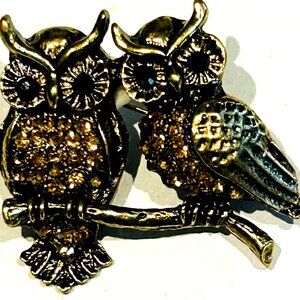 2 OWL BROOCH BROWN CHAMPAGNE CRYSTAL GLASS RHINESTONES  GOLD NEW OLD STOCK